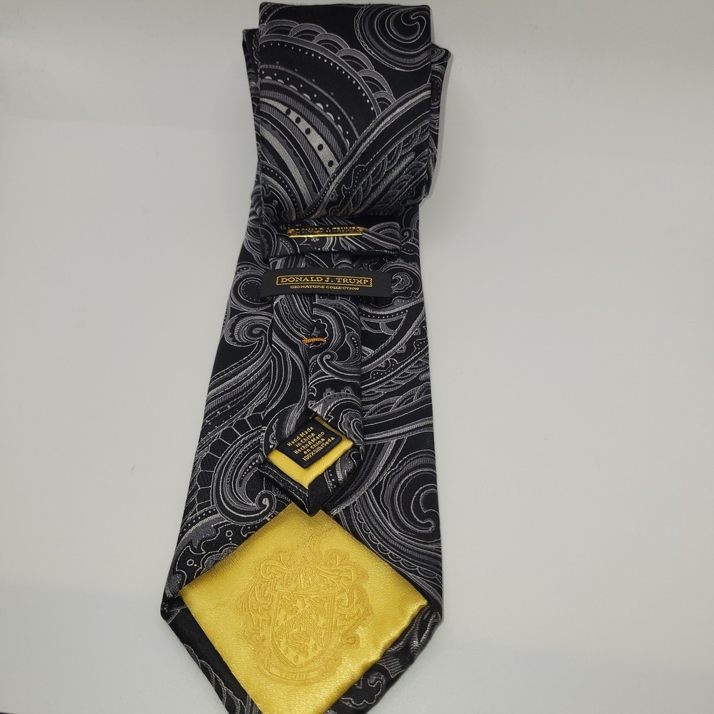 Donald J Trump Signature Collection Silk Paisley Tie Black Grey Gold Crest 60in